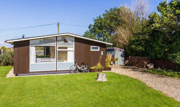 Loveley peaceful stay in this excellent lodge. So thoughtfully equipped, we especially loved the coffee machine!